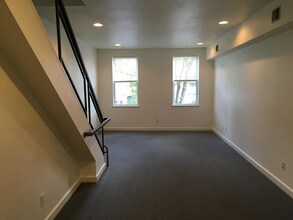 702 N 2nd St, Unit #A in Philadelphia, PA - Building Photo - Building Photo