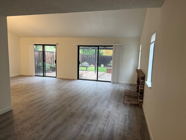 60 Boulder Creek Ct in Danville, CA - Foto de edificio - Building Photo