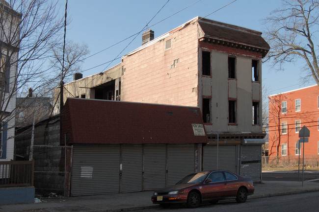 452 Avon Ave in Newark, NJ - Building Photo - Building Photo