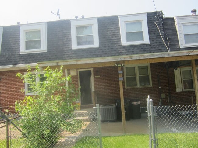 5621 Leiden Rd in Baltimore, MD - Building Photo - Building Photo