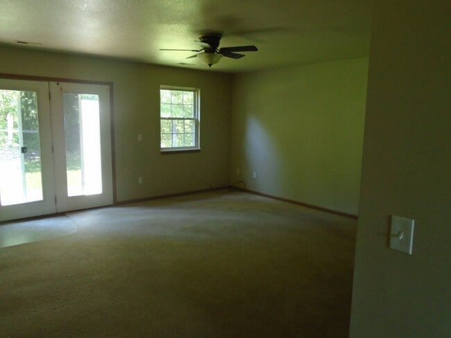 22605 Hollow Oak Ln in St. Robert, MO - Building Photo - Building Photo