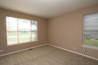 6722 Killala Ln in McHenry, IL - Building Photo - Building Photo