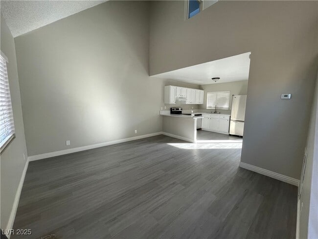property at 5237 Garden Ln