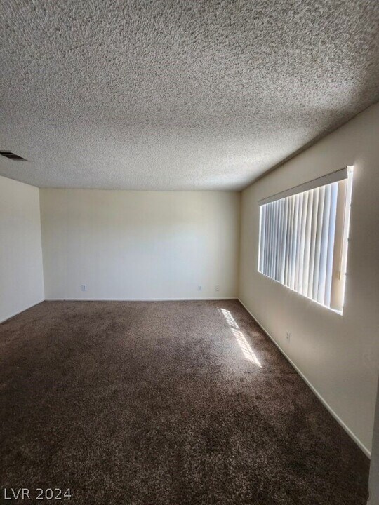4660 Koval Ln, Unit C in Las Vegas, NV - Foto de edificio