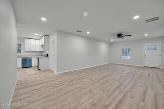 7519 Birdies Rd in Jacksonville, FL - Building Photo - Building Photo