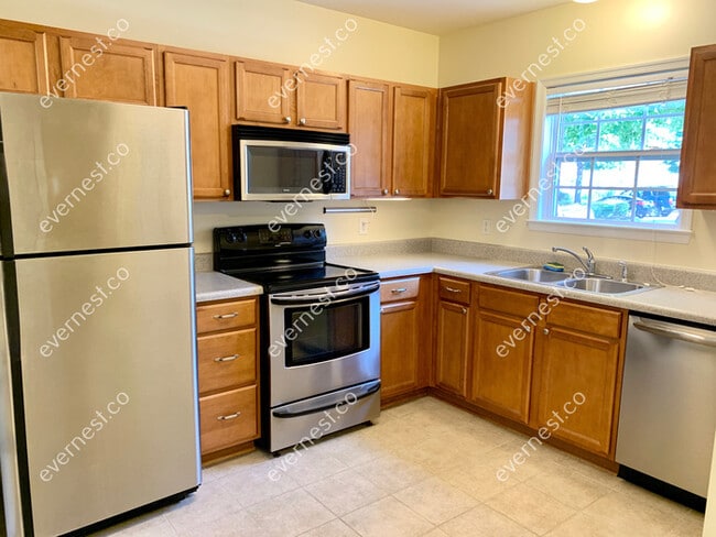 10213 Sarah St in Midlothian, VA - Building Photo - Building Photo
