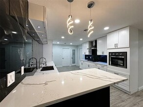 2313 Yorkshire St in Denton, TX - Building Photo - Building Photo