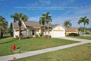 3754 Woods Walk Blvd in Wellington, FL - Building Photo