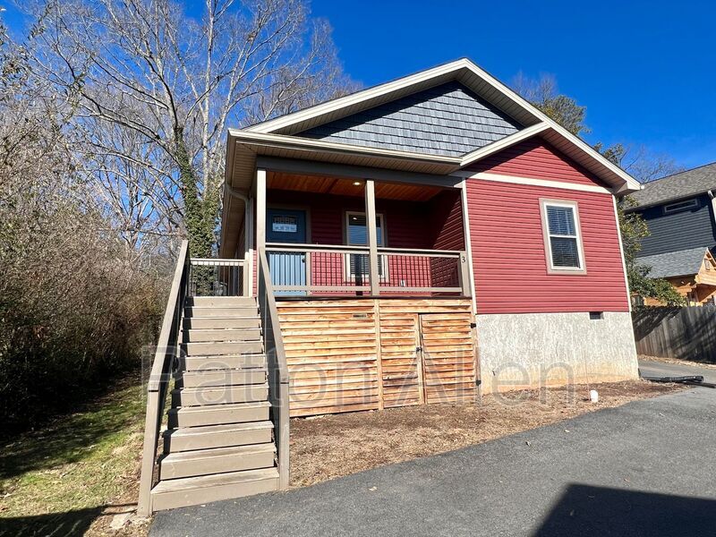 3 Central Ave W in Asheville, NC - Building Photo