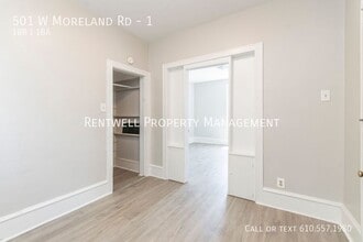 501 W Moreland Rd in Willow Grove, PA - Foto de edificio - Building Photo