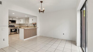 7123 SW 115th Pl in Miami, FL - Building Photo - Building Photo