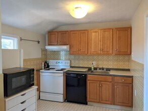 714 Broadway, Unit 4 in Somerville, MA - Building Photo - Building Photo