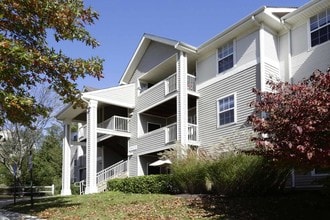 Lee Overlook Apartments in Centreville, VA - Building Photo - Building Photo