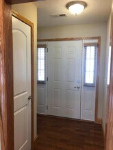 17 Quiet Way in Hurricane, WV - Foto de edificio - Building Photo