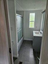 4221 Norcrest Ln in New Port Richey, FL - Foto de edificio - Building Photo