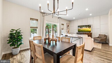 48 Four Leaf Dr in Downingtown, PA - Building Photo - Building Photo