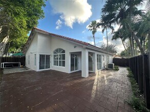 11329 NW 59th Terrace in Doral, FL - Building Photo - Building Photo