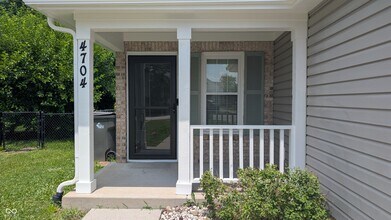 4704 Whitview Ln in Indianapolis, IN - Building Photo - Building Photo