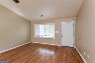 3848 Centerville Hwy in Snellville, GA - Foto de edificio - Building Photo