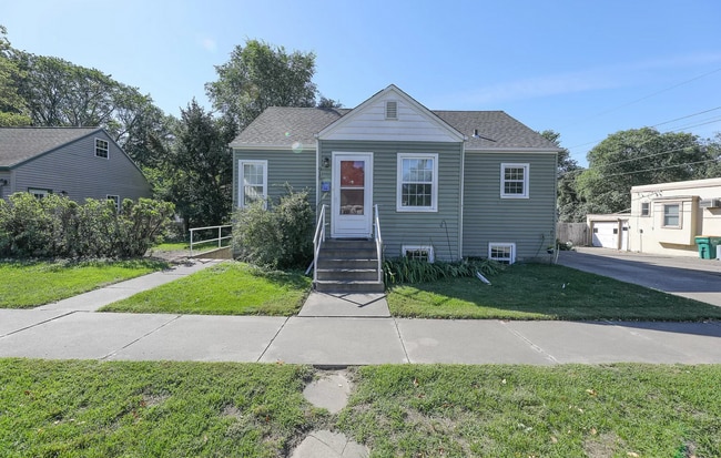 property at 915 E Ave E
