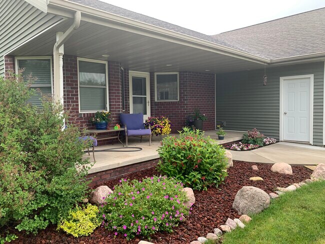 327 Cordy Lane, Unit 4Bedroom in Hortonville, WI - Building Photo - Building Photo