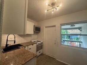 620 NE 12th Ave in Boynton Beach, FL - Building Photo - Building Photo
