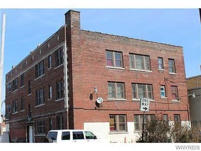 1225 Hertel Ave in Buffalo, NY - Building Photo - Building Photo