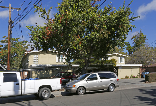 290 Ventura Ave in Palo Alto, CA - Foto de edificio - Building Photo