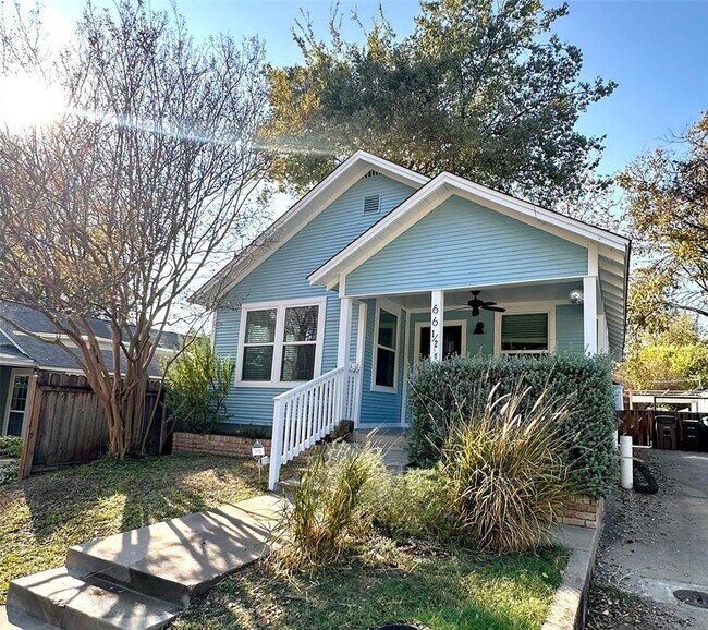 property at 66 1/2 Navasota St