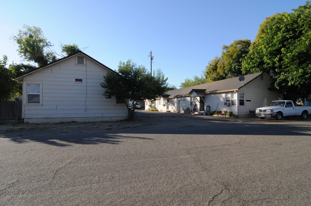 13340-13350 E Church St in Lockeford, CA - Building Photo