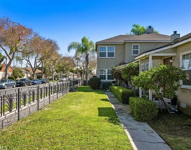 15702 Halldale Ave, Unit A in Gardena, CA - Building Photo - Building Photo