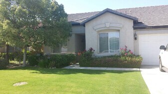 12214 El Capitan Ave in Bakersfield, CA - Building Photo