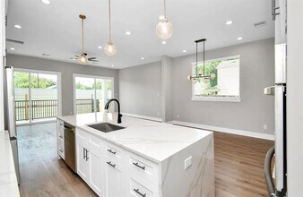 410 E 41st St in Houston, TX - Building Photo - Building Photo