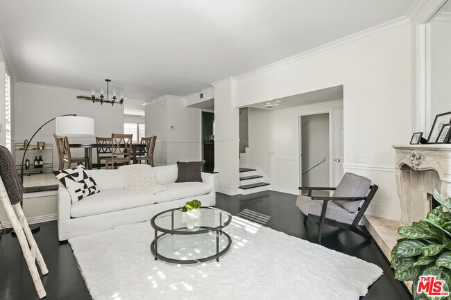 1578 Palisades Dr in Los Angeles, CA - Foto de edificio - Building Photo