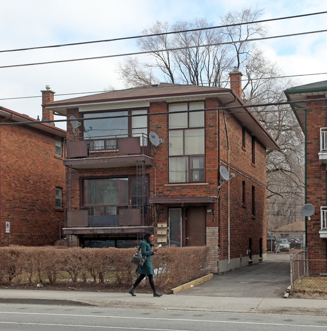 385 Royal York Rd in Toronto, ON - Building Photo - Primary Photo