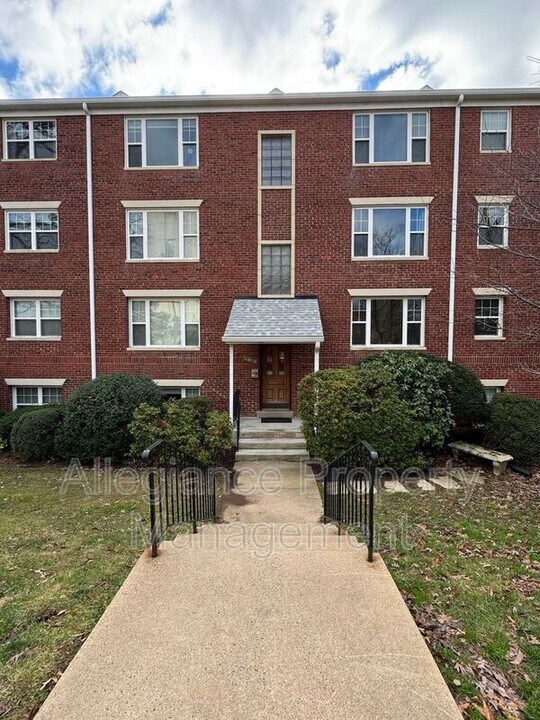 1404 12th St N in Arlington, VA - Building Photo