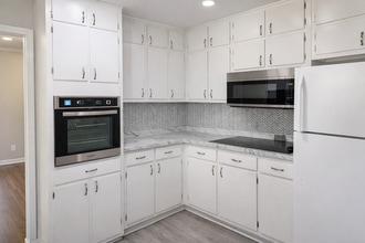 1290 Teakwood Trail in Stone Mountain, GA - Building Photo - Building Photo