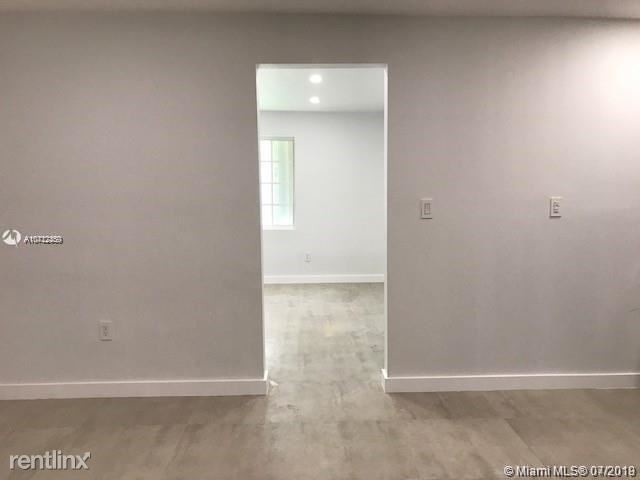345 Michigan Ave-Unit -Apt 23 in Miami Beach, FL - Building Photo - Building Photo