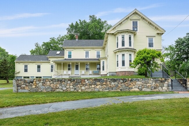 property at 20 Old Lowell Rd