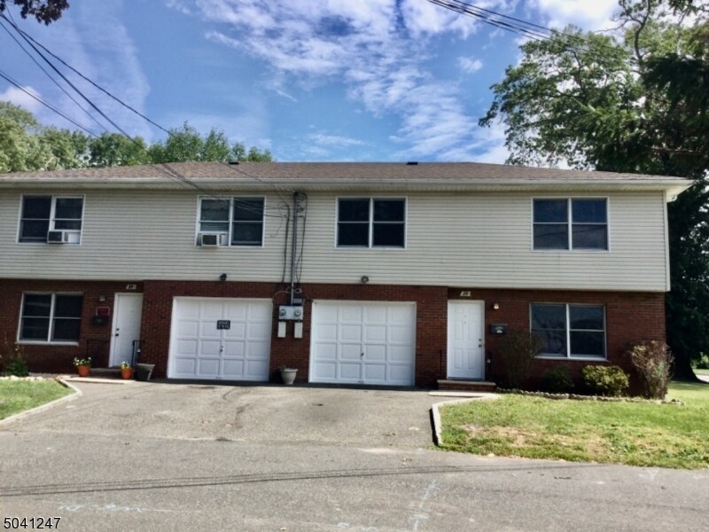39 Chicago St in Union, NJ - Building Photo