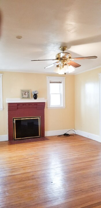 28 S Central Ave in Quincy, MA - Building Photo