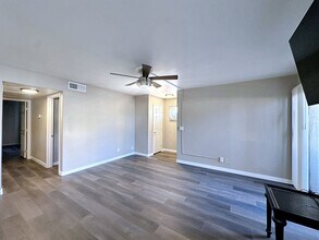 2968 Juniper Hills Blvd in Las Vegas, NV - Building Photo - Building Photo