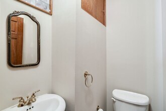 2219 Bainbridge St in Philadelphia, PA - Building Photo - Building Photo