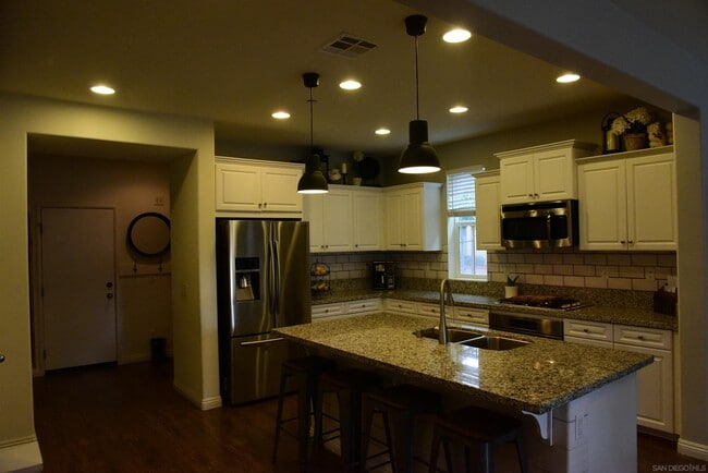 507 Moonlight Dr in San Marcos, CA - Building Photo - Building Photo
