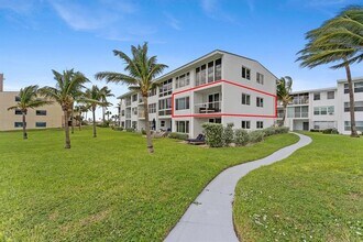 1041 Hillsboro Mile in Hillsboro Beach, FL - Foto de edificio - Building Photo
