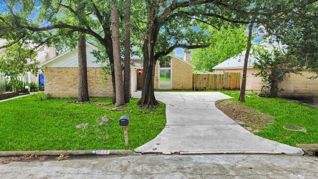 2622 Heather Knoll Dr in Spring, TX - Building Photo - Building Photo