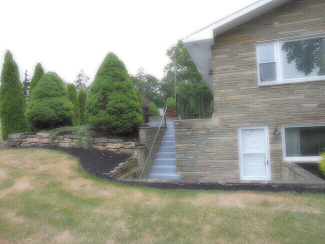 900 Oak Ridge Ave in State College, PA - Building Photo - Building Photo