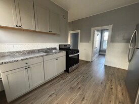 175 Columbia St, Unit 2F in Cohoes, NY - Building Photo