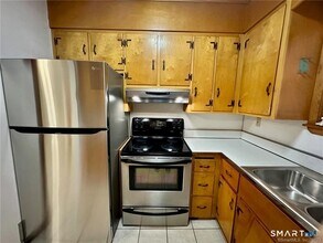 492 Stanley St in New Britain, CT - Building Photo - Building Photo