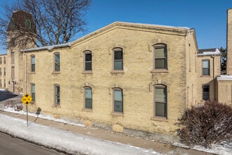 Franklin Mill Apartments in Janesville, WI - Building Photo - Building Photo